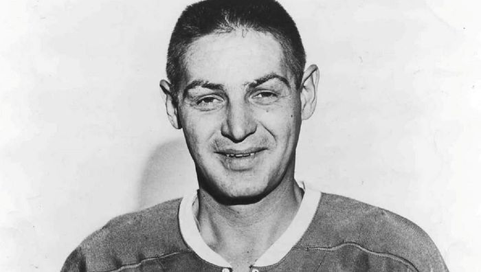 "Його обличчя нагадувало руїну": 400 шрамів, депресія і алкоголь – найкращий голкіпер в історії НХЛ був українцем