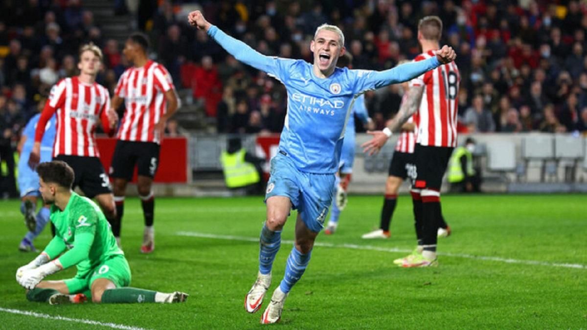 Фил Фоден празднует взятие ворот Брайтона Фил Фоден празднует взятие ворот Брайтона