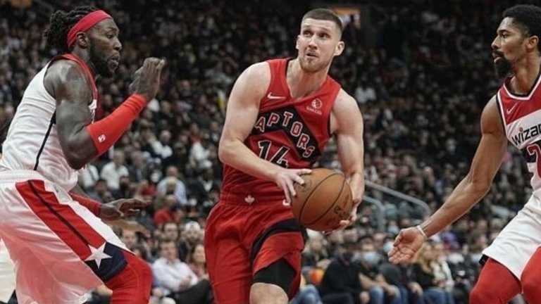 Святослав Михайлюк / фото БК Торонто "Репторс" Святослав Михайлюк / фото БК Торонто "Репторс"