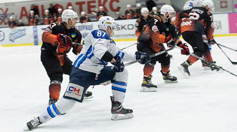 Участники Кубка Украины по хоккею / Фото ФХУ Участники Кубка Украины по хоккею / Фото ФХУ