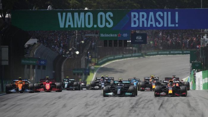 Передсезонні тести Формули-1 у Барселоні відбудуться без глядачів