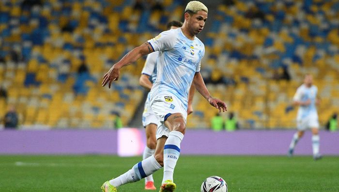 Динамо оштрафует и отпустит скандального нападающего в Испанию Динамо оштрафует и отпустит скандального нападающего в Испанию