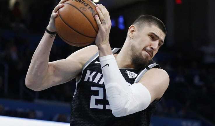 Лень набрал 7 очков за 15 минут Лень набрал 7 очков за 15 минут