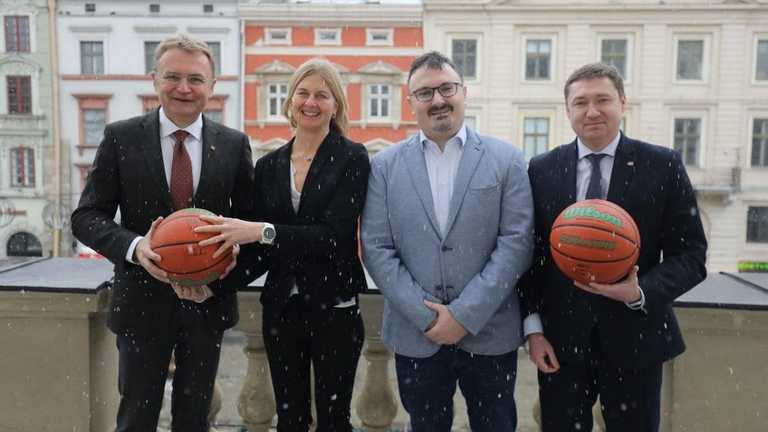 Зустріч з функціонерами FIBA / Фото ФБУ