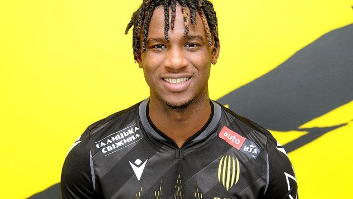 Рух продолжает усиливаться – на этот раз полузащитник из Англии Рух продолжает усиливаться – на этот раз полузащитник из Англии