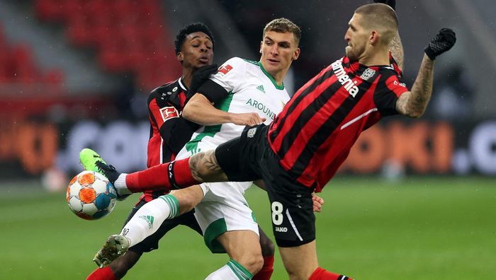 Байер спасся в матче с Унионом, Лейпциг победил Майнц Байер спасся в матче с Унионом, Лейпциг победил Майнц