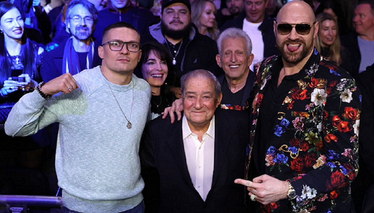 Усик, Арум і Ф'юрі / Фото The Mirror Усик, Арум і Ф'юрі / Фото The Mirror