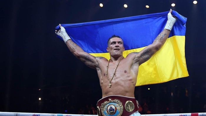 "Продовжу прославляти Україну прапором і гімном", – Усик відповів хейтерам