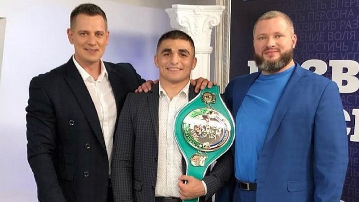 Арест Саакян (в центрі) / Фото з Instagram