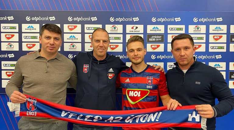 Богдан Лєднєв підписав контракт із Фехерваром / фото Instagram Богдан Лєднєв підписав контракт із Фехерваром / фото Instagram