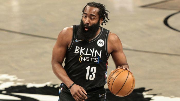 Стрип-клуб грайливо привітав зіркового баскетболіста у Філадельфії – ефектне фото