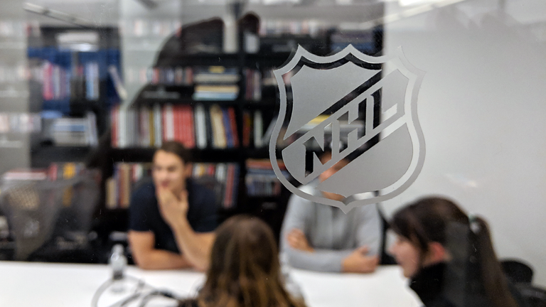 НХЛ карає загарбників / фото NHL НХЛ карає загарбників / фото NHL