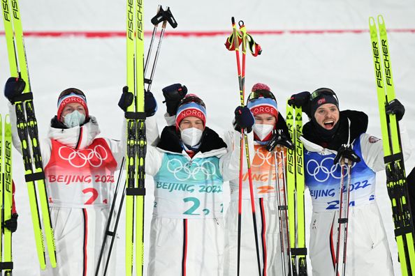 Олимпиада-2022: Норвегия уверенно победила в лыжном двоеборье