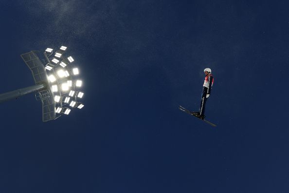 Олимпиада-2022: Абраменко сразится за медаль, Окипнюк завершил борьбу после первого прыжка лыжной акробатики