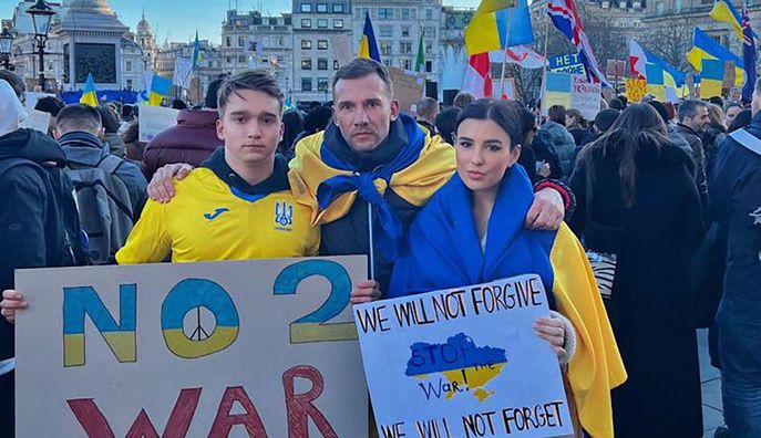 Шевченко з сином взяли участь в мітингу проти російської агресії в Лондоні