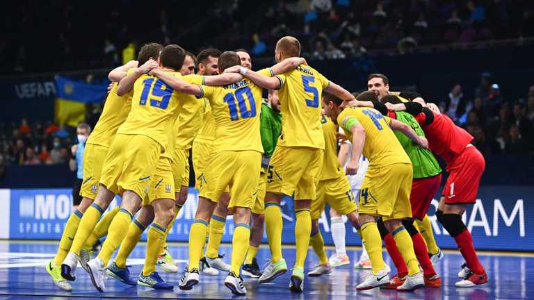 Украина – Россия: прогноз букмекеров на полуфинал Евро-2022 по футзалу