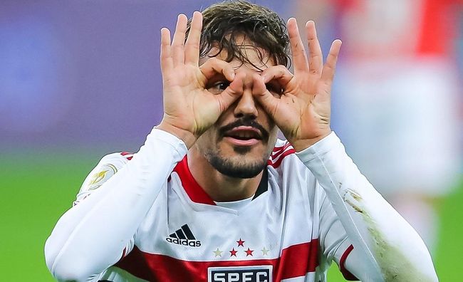 Динамо продовжує цікавитися півзахисником бразильського гранда