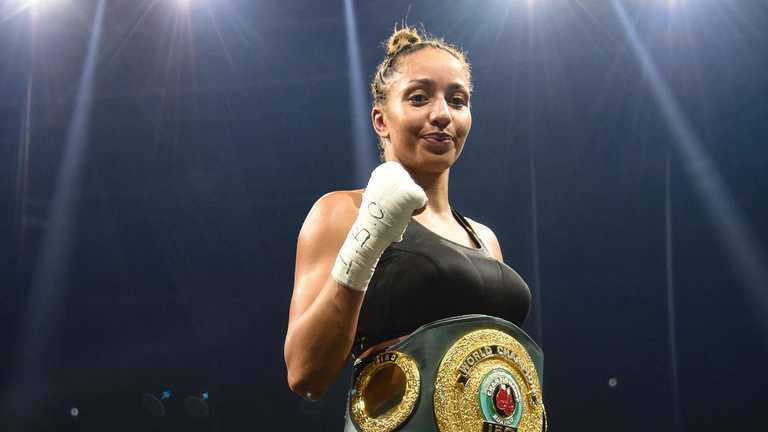 Эстель Моссели / фото TR Эстель Моссели / фото TR