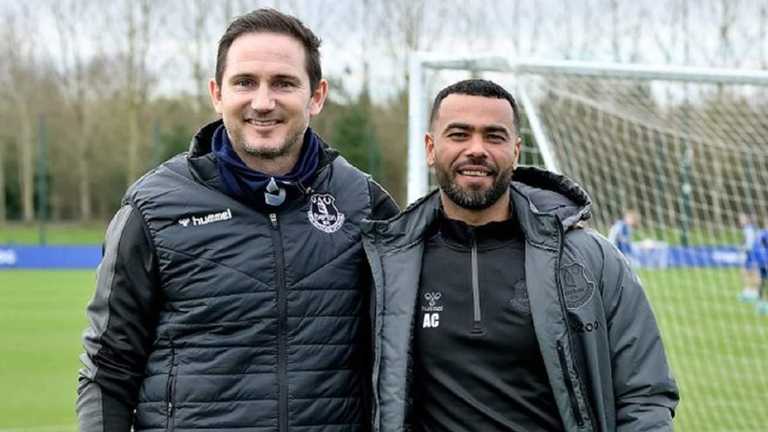 Фрэнк Лэмпард и Эшли Коул / фото ФК Эвертон Фрэнк Лэмпард и Эшли Коул / фото ФК Эвертон