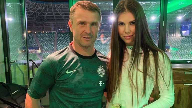 Сергей ребров и его жена Анна / фото из соцсетей Сергей ребров и его жена Анна / фото из соцсетей