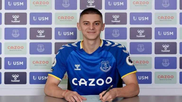 Віталій Миколенко / фото ФК Евертон Віталій Миколенко / фото ФК Евертон