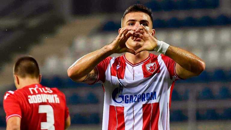 Сербы любят Газпром / Фото ФК Црвена Звезда Сербы любят Газпром / Фото ФК Црвена Звезда