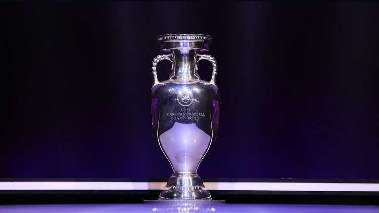 Трофей чемпиона Европы / фото УЕФА Трофей чемпиона Европы / фото УЕФА