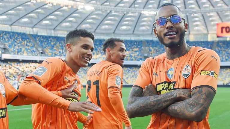 Фернандо (праворуч) / фото ФК Шахтар Фернандо (праворуч) / фото ФК Шахтар