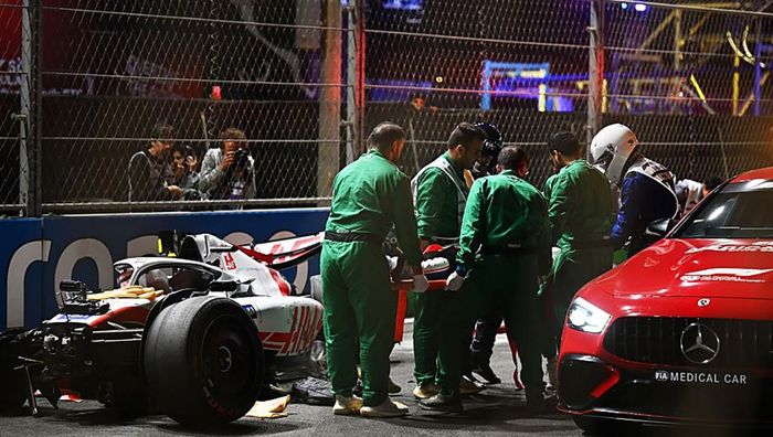 Шумахер потрапив до лікарні та пропустить гонку Формули-1 у Саудівській Аравії – відео серйозної аварії