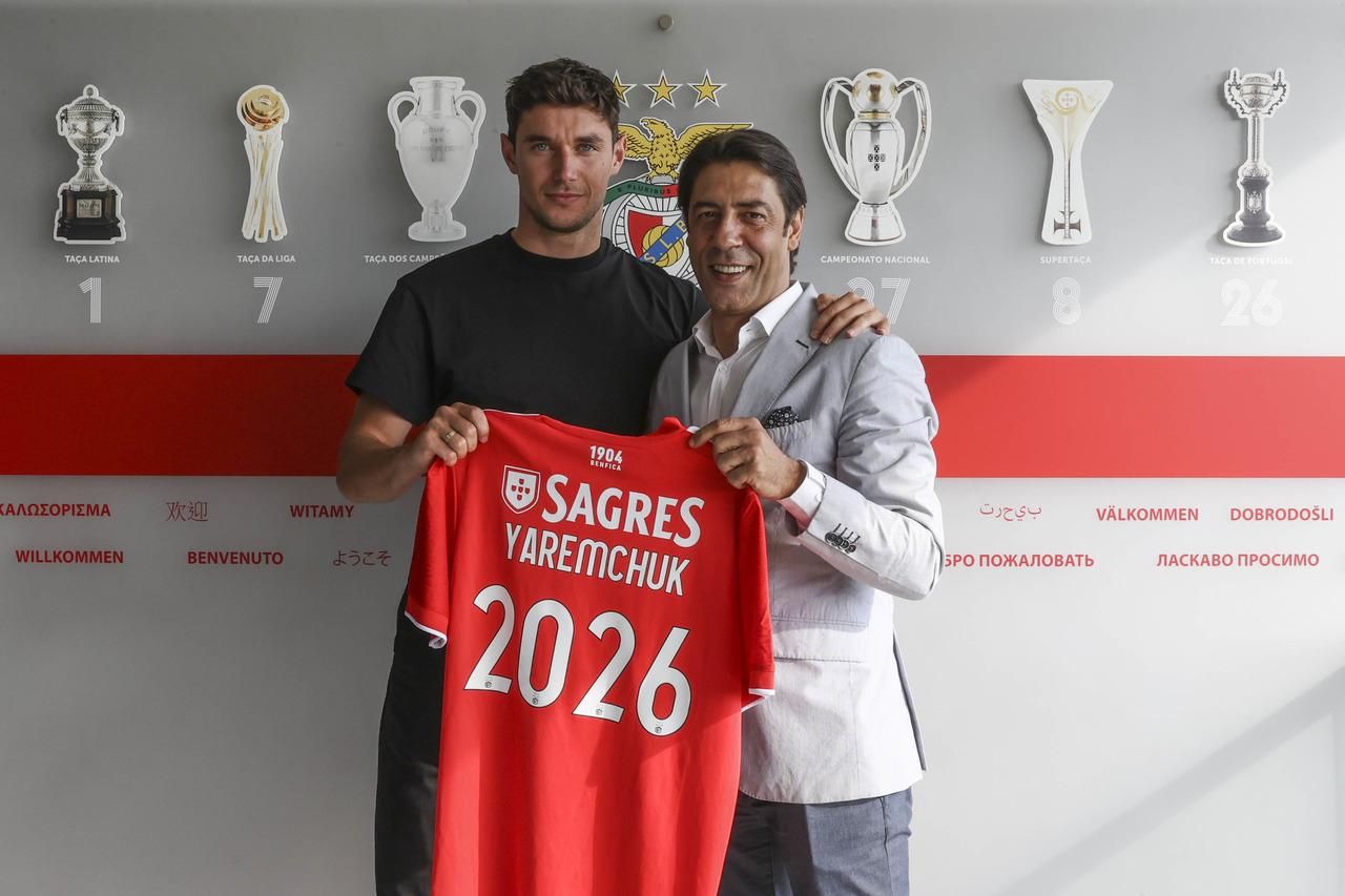 Роман Яремчук и Руй Кошта / фото ФК Бенфика Роман Яремчук и Руй Кошта / фото ФК Бенфика