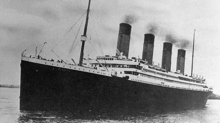 Титанік пливе назустріч айсбергу / Фото з відкритих джерел
