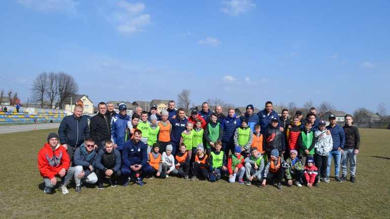 Динамо та діти / фото ФК Динамо Динамо та діти / фото ФК Динамо