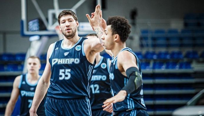 Баскетболісти Дніпра відзвітували про допомогу вихованцям інтернату та військовослужбовцям