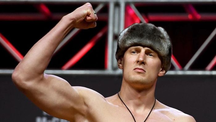 Британец эффектно уничтожил россиянина в первом раунде на UFC Fight Night 204