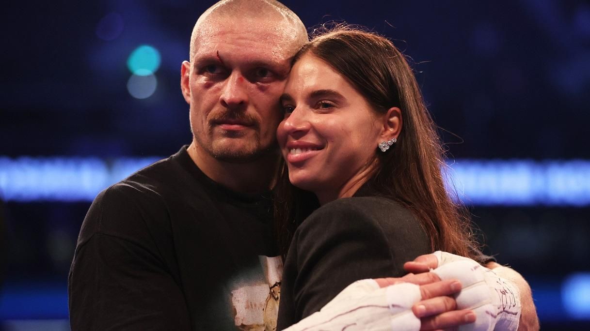 Олександр Усик з дружиною / фото Getty Images