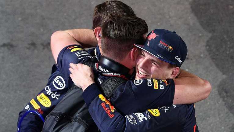 Макс Ферстаппен с партнерами / Фото Getty Images Макс Ферстаппен с партнерами / Фото Getty Images