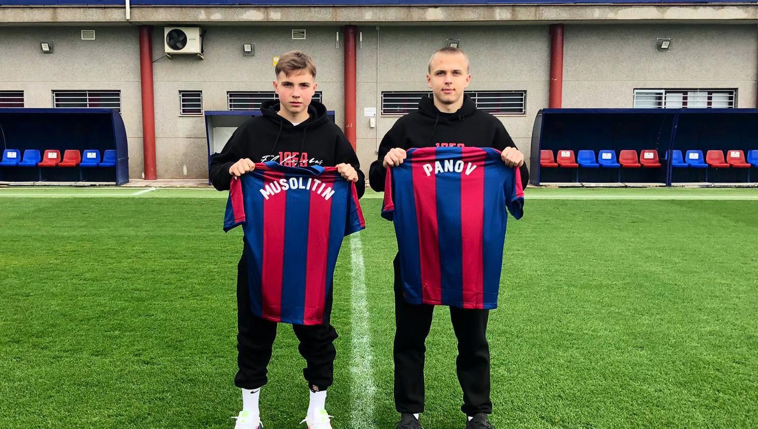 Данило Панов и Александр Мусолитин / фото ФК Леванте