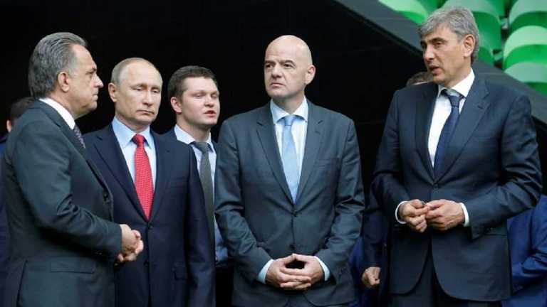 Президент ФИФА Инфантио в компании россиян / фото Reuters