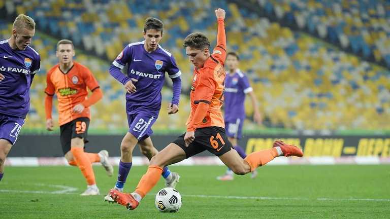 Плакса проти Судакова / фото ФК Маріуполь Плакса проти Судакова / фото ФК Маріуполь