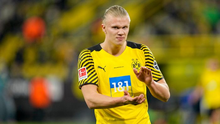 Боруссия Дортмунд мощно поддержала Украину во время матча с Арминией: "шмели" победили и приблизились к Баварии Боруссия Дортмунд мощно поддержала Украину во время матча с Арминией: "шмели" победили и приблизились к Баварии