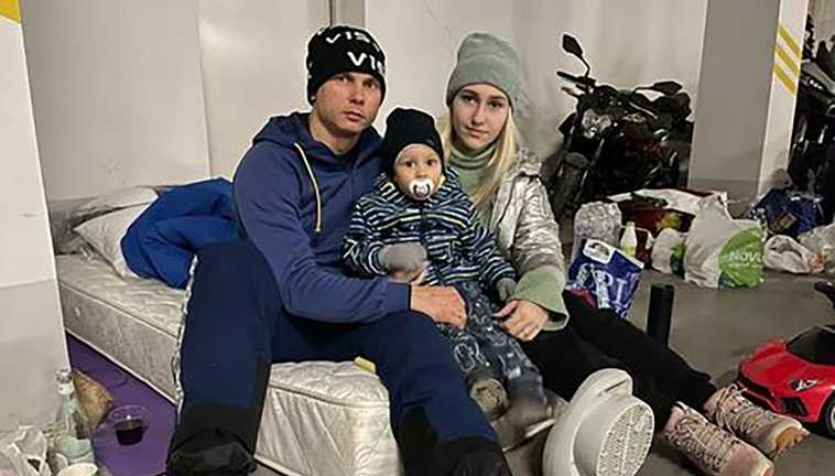 Александр Абраменко с семьей / фото из соцсетей