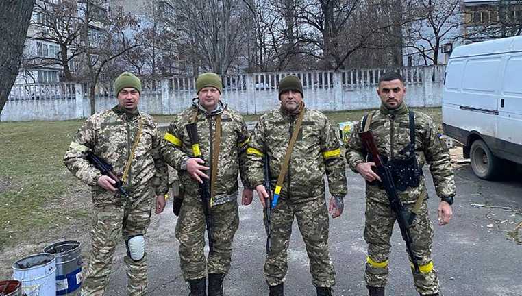 Євген Єремєєв (праворуч) у теробороні Миколаєва / фото УАФ Євген Єремєєв (праворуч) у теробороні Миколаєва / фото УАФ