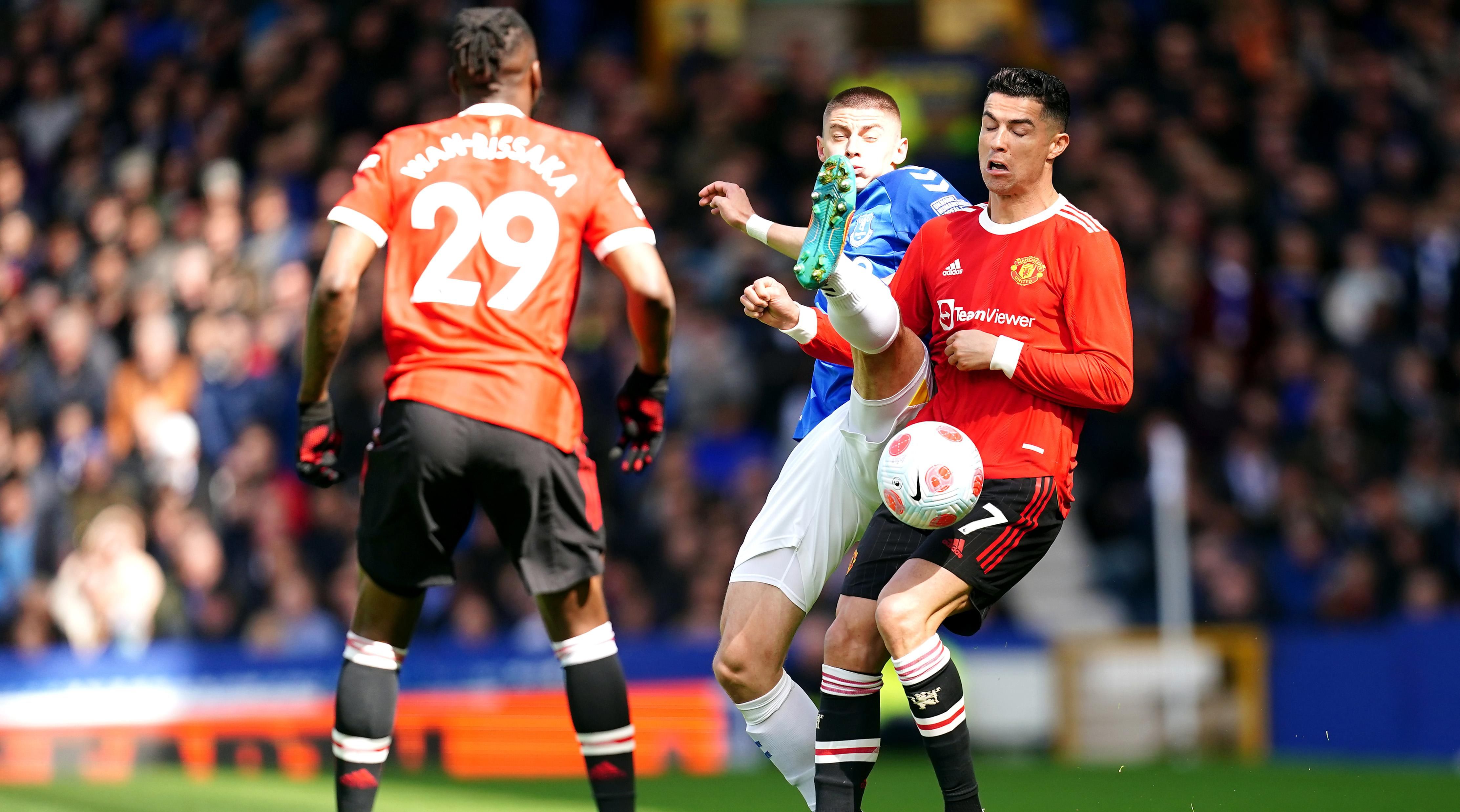 Миколенко проти Роналду / фото Getty Images Миколенко проти Роналду / фото Getty Images