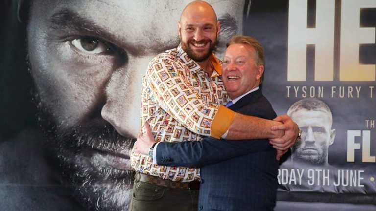 Тайсон Фьюри и Фрэнк Уоррен / фото из открытых источников Тайсон Фьюри и Фрэнк Уоррен / фото из открытых источников