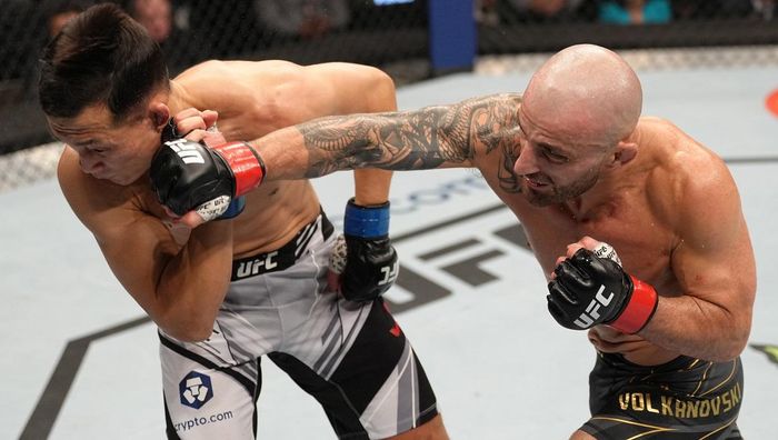  Волкановский технически нокаутировал "Корейского зомби" на UFC – жуткое видео