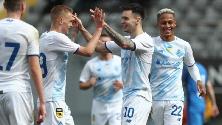 Игроки Динамо / Фото сайт "бело-синих" Игроки Динамо / Фото сайт "бело-синих"