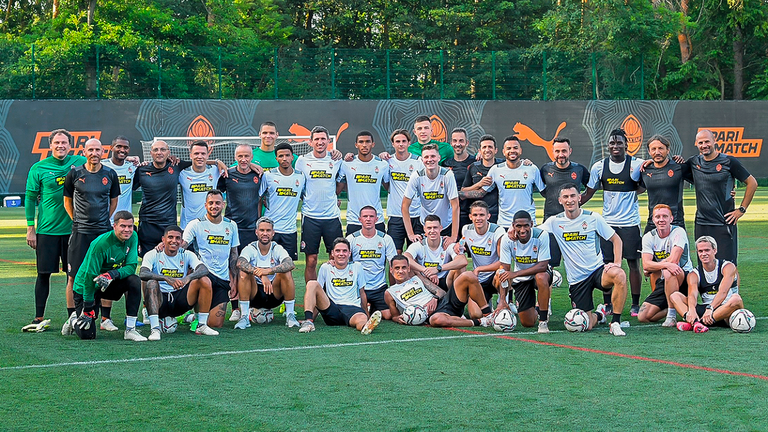 Основний склад Шахтаря / Фото офіційний сайт донецького клубу Основний склад Шахтаря / Фото офіційний сайт донецького клубу