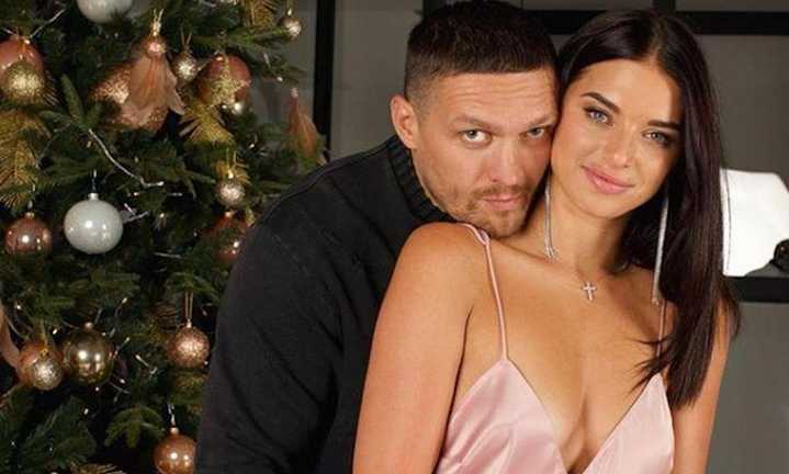 Александр Усик с женой Екатериной / фото из соцсетей