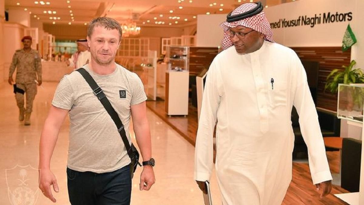 Сергій Ребров з шейхом / Фото alahlifc.sa Сергій Ребров з шейхом / Фото alahlifc.sa