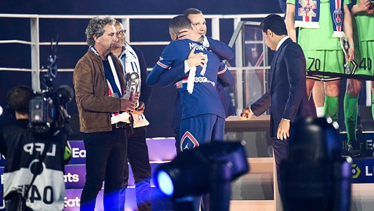 Награждение ПСЖ / Фото Динамомания Награждение ПСЖ / Фото Динамомания